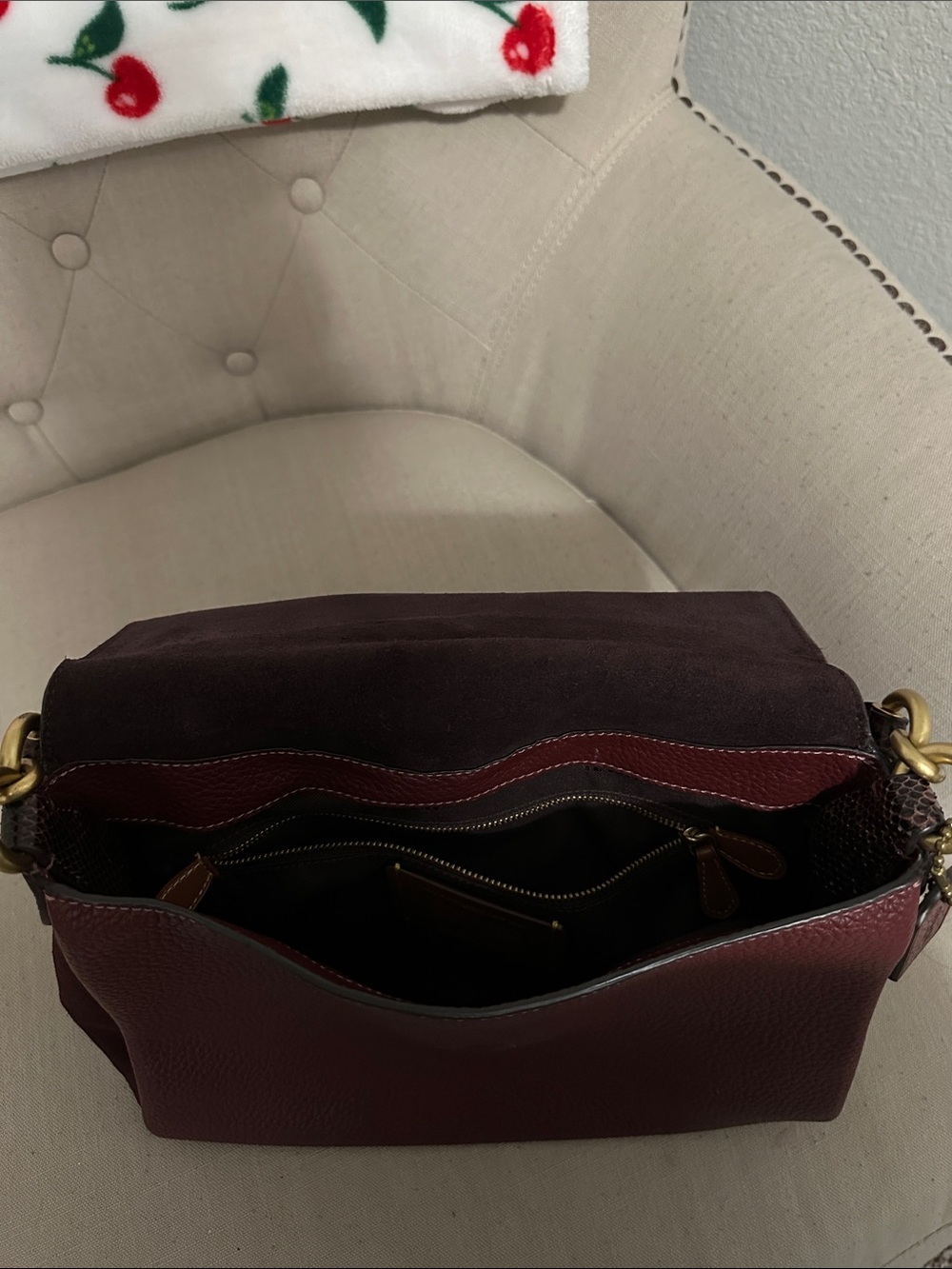 Coach Shoulder Bag in Burgundy with Brown Trim - Picture 4 of 5
